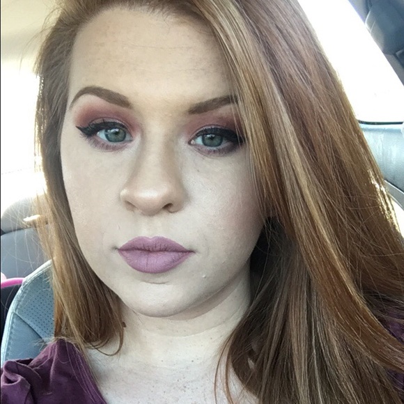 Meet your Posher, Kendra - Picture 1 of 1