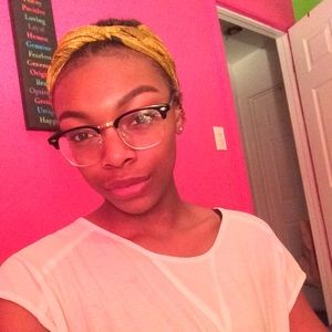 Meet your Posher, Brittney