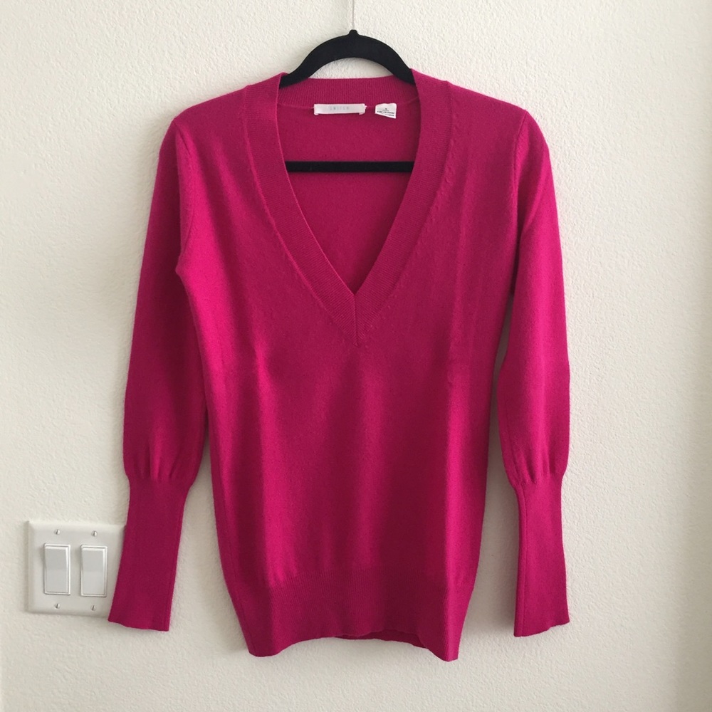 Switch cashmere v neck sweater