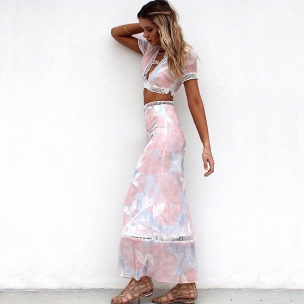 New pink floral two-piece set - Picture 3 of 7