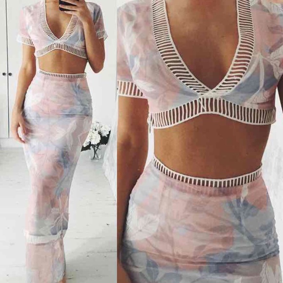 New pink floral two-piece set - Picture 6 of 7