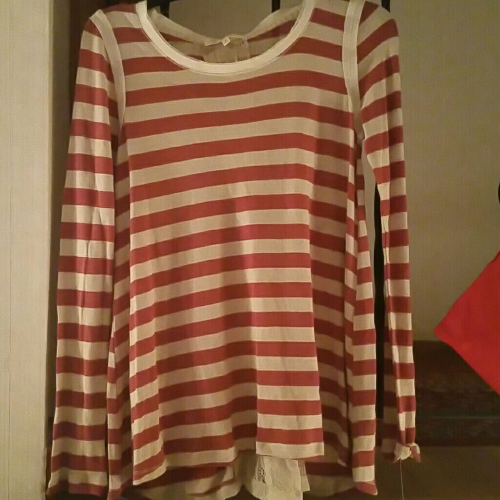 Rewind lace split backtee - Picture 2 of 6