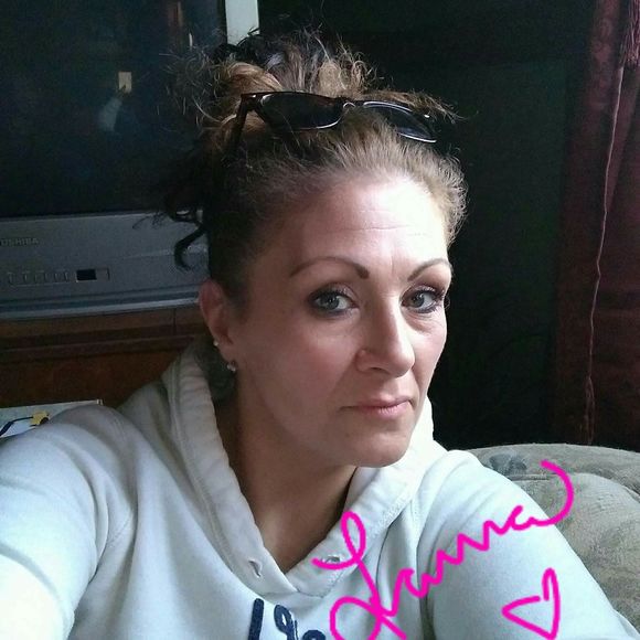 Meet your Posher, Laura - Picture 1 of 1