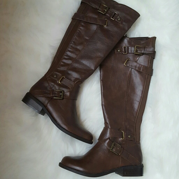 By Guess Shoes - 🎉BRAND NEW Brown Boots