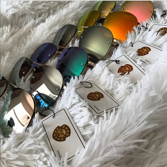 NEW | WOMENS REFLECTIVE AVIATORS GOLD FRAME - Picture 2 of 8