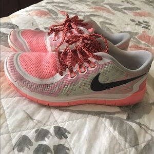 Women's Nike free runs