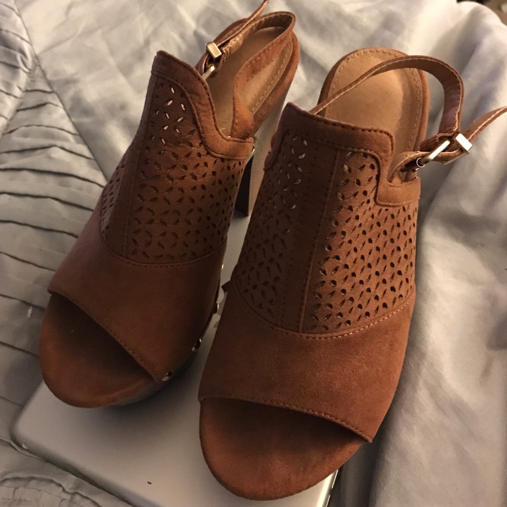 Brown summer shoes, size 6