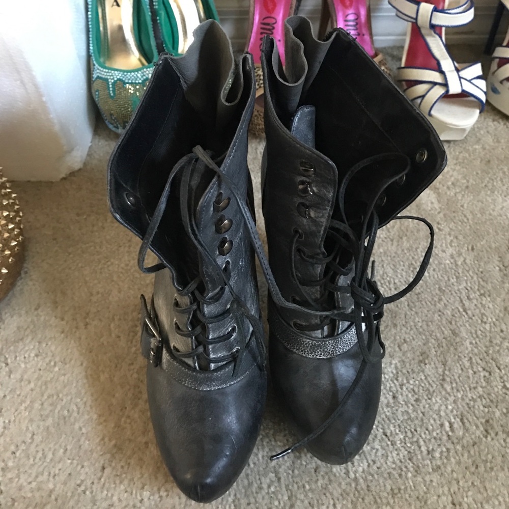 Steve Madden half boots