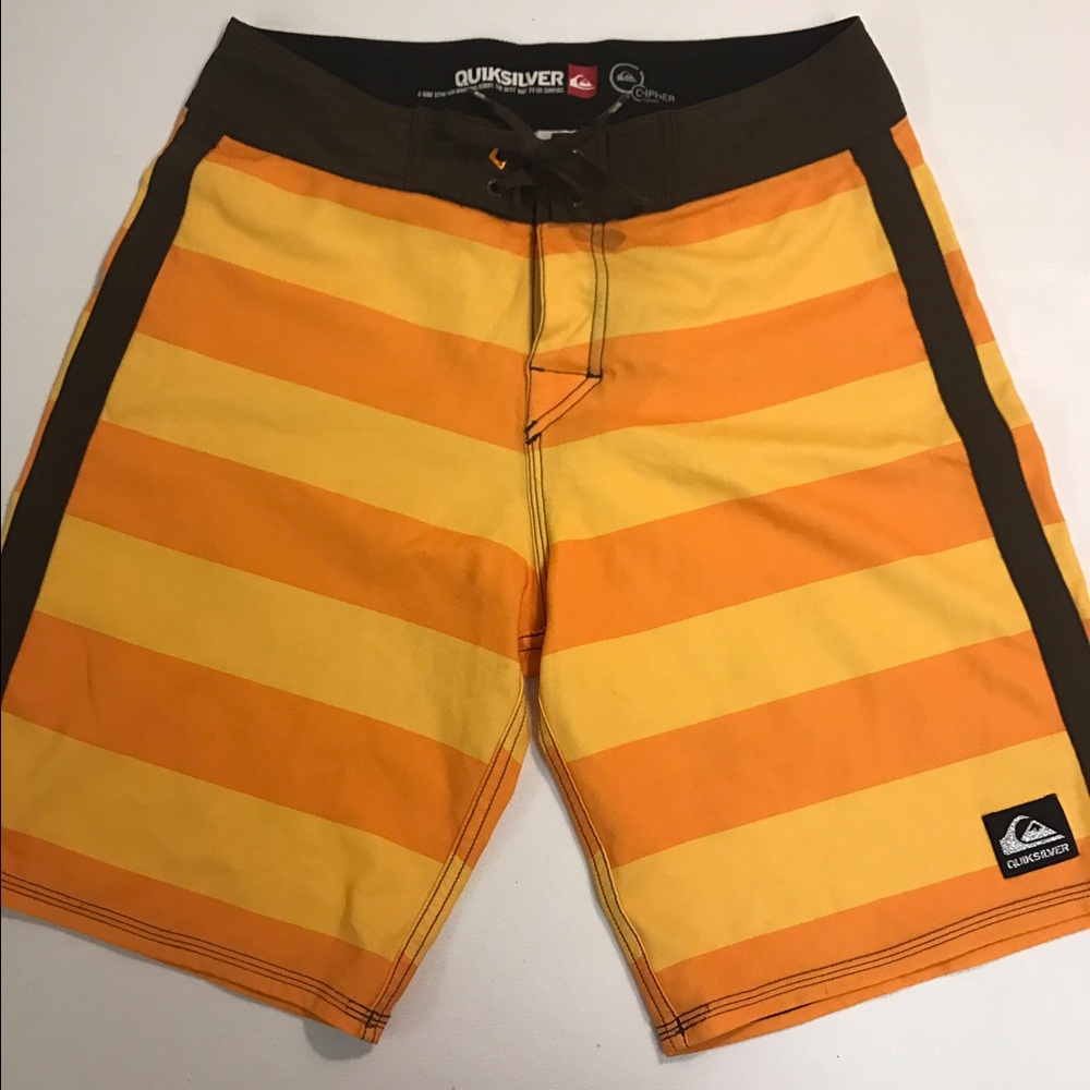 Quiksilver Boardshorts Size 30 EUC SURF