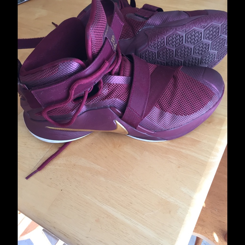 Nike Lebron Soldier 9's