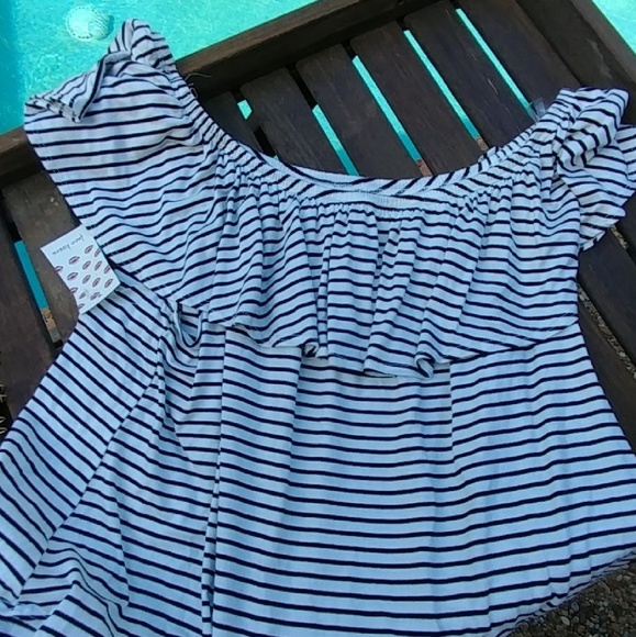 Tops - Off the shoulder top