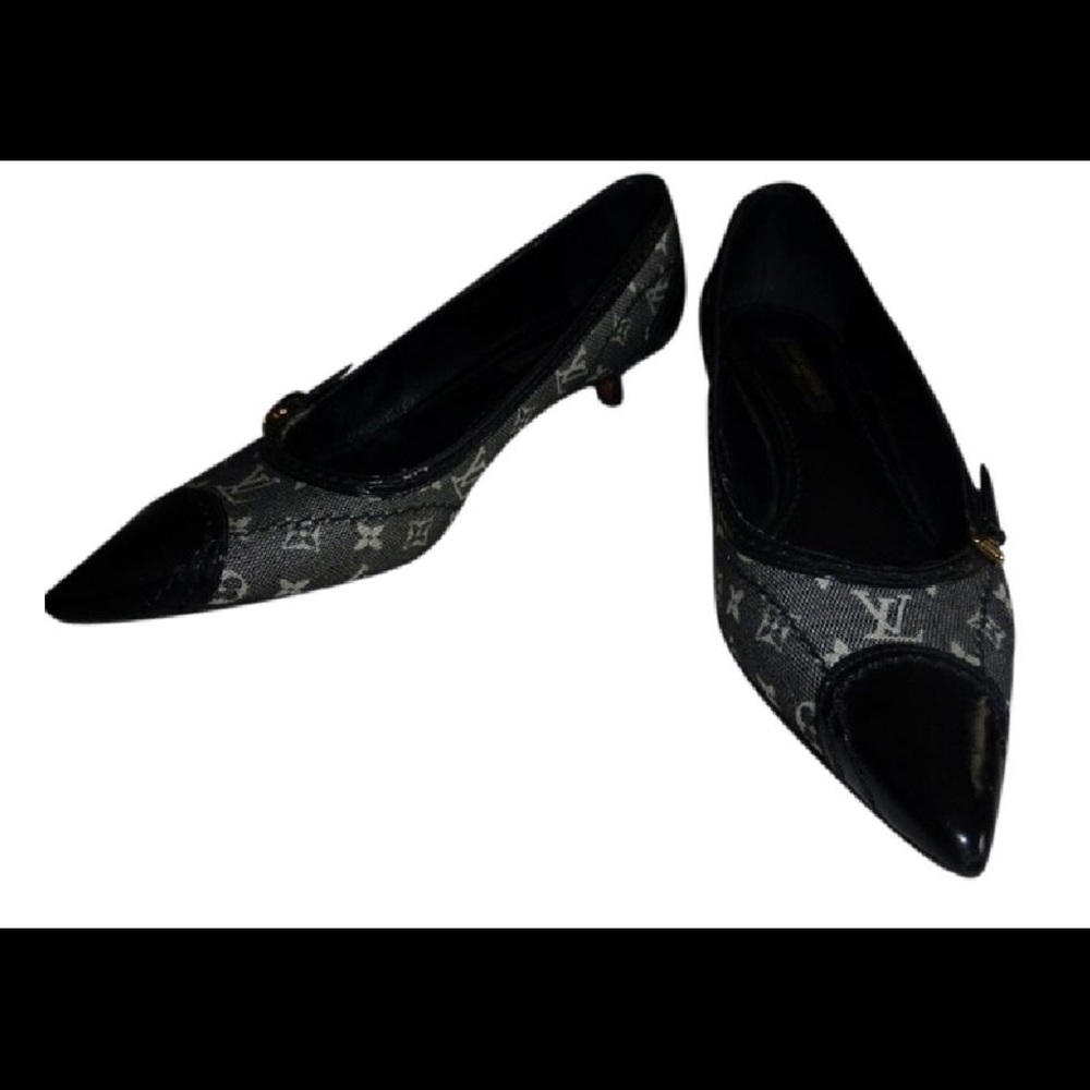 Louis Vuitton size 5.5 authentic kitten heels
