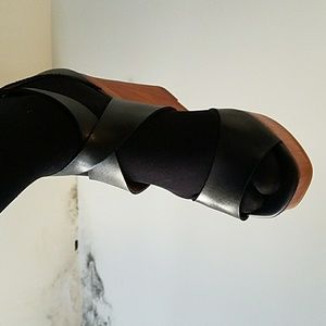 Lucky Brand leather platform Sandals