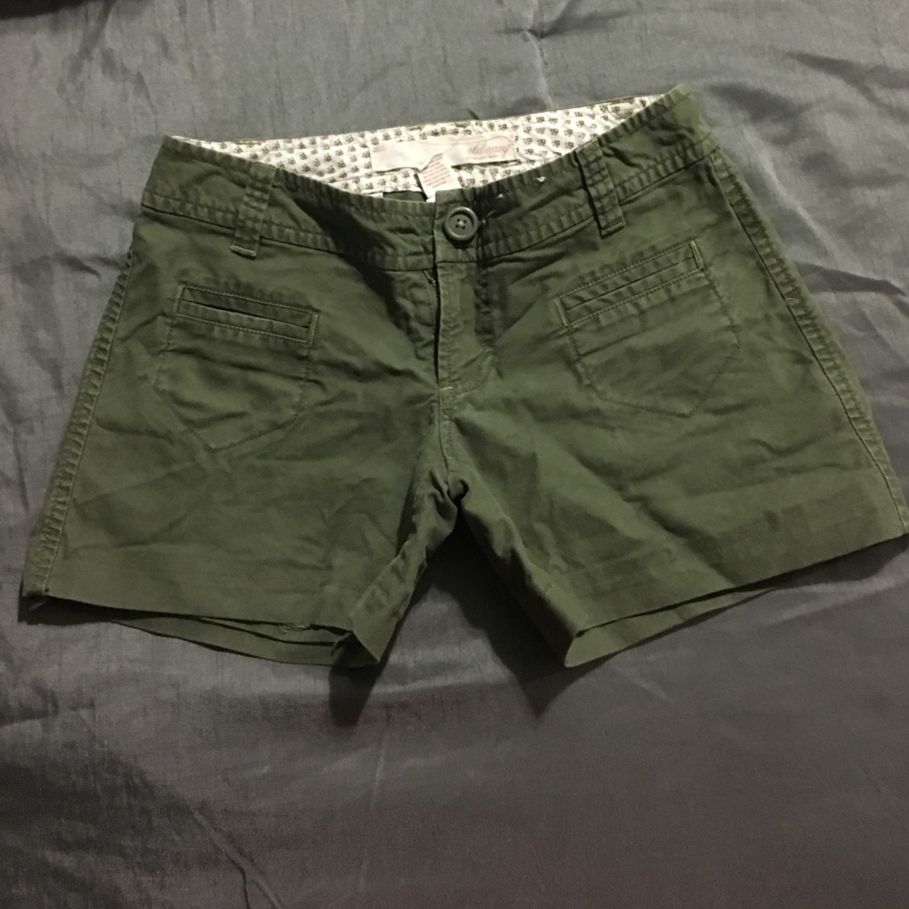 Old Navy, low waist, olive green shorts