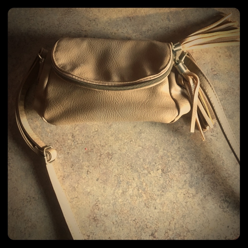 Tan cross body purse!