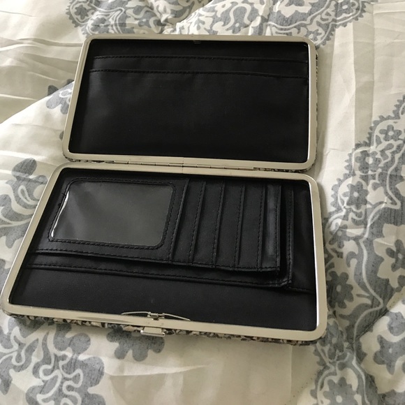 Floral wallet - Picture 2 of 3