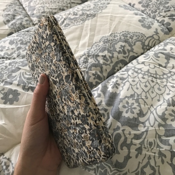 Floral wallet - Picture 3 of 3