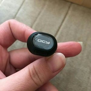 QCY mini Bluetooth earbud