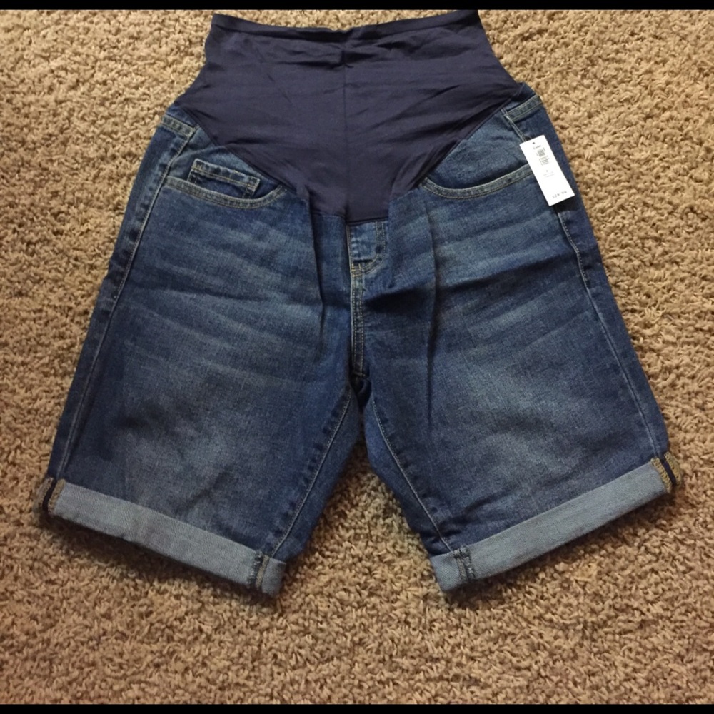 Maternity shorts