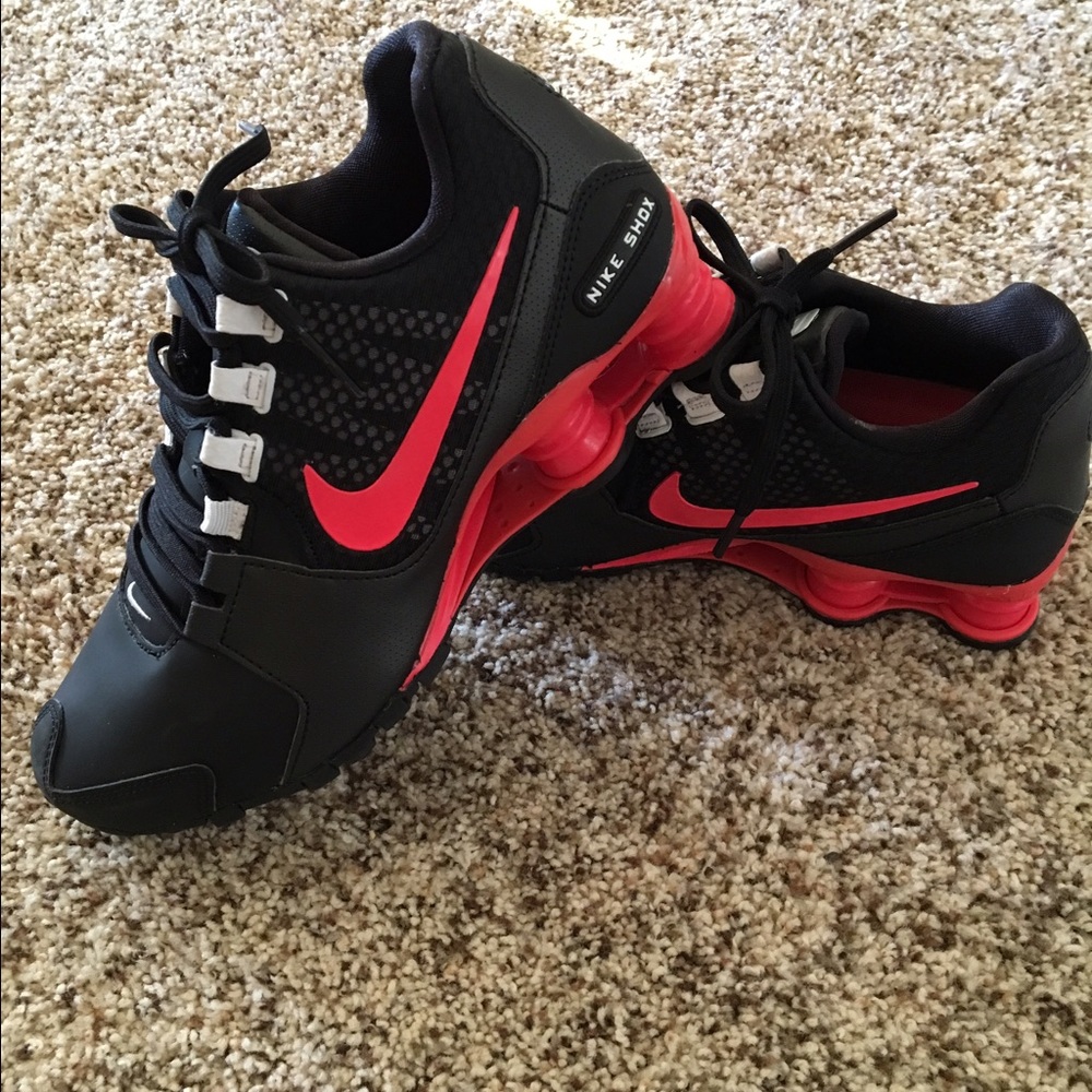 Nike Shoxs Avenue SE size 7