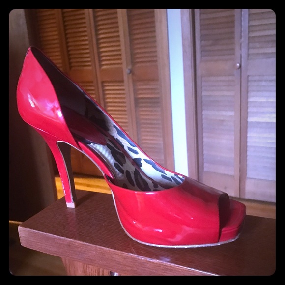 Size 9 Red Patent Leather Jessica Simpson heels - Picture 1 of 1