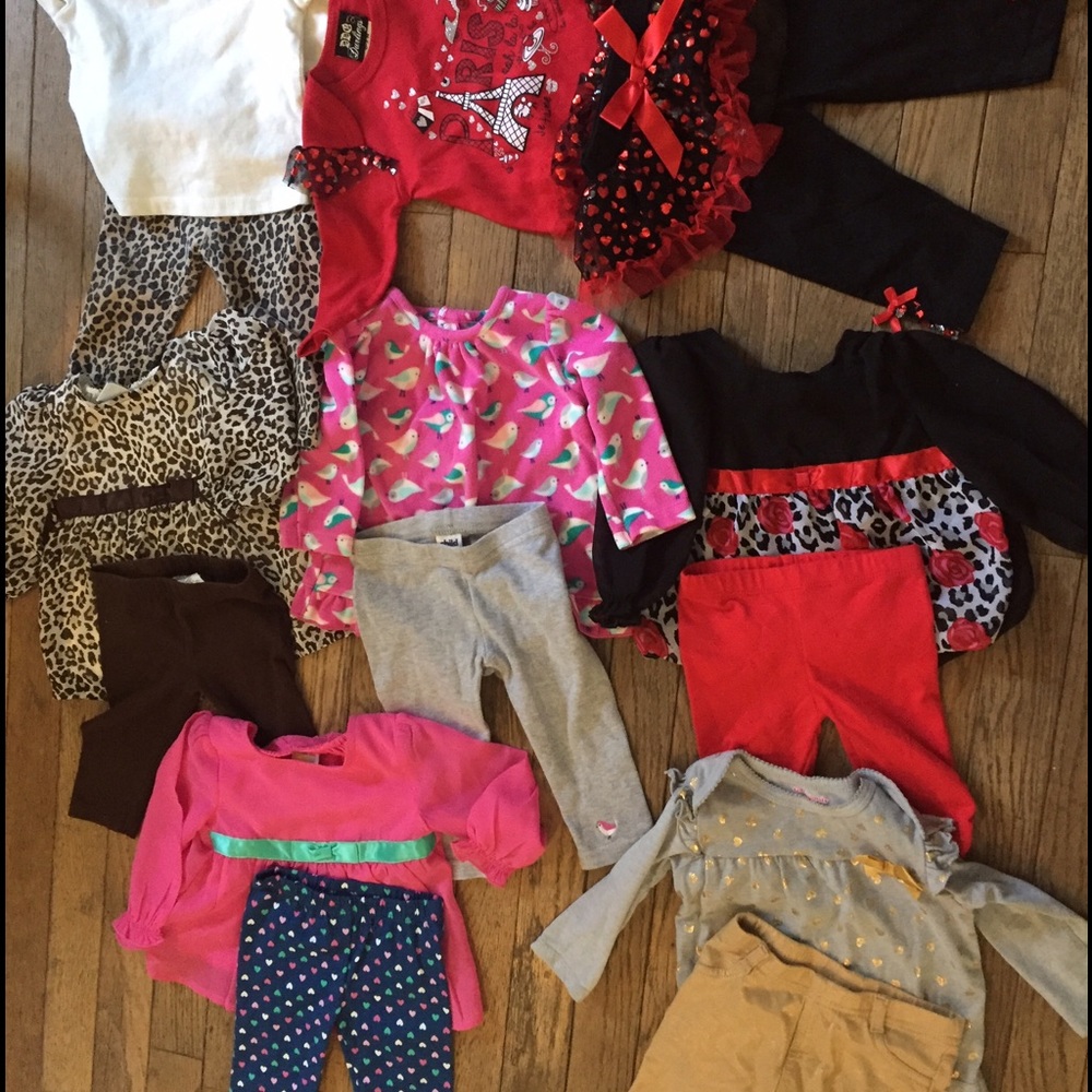 ***SOLD*** 3-6 month girls outfits.
