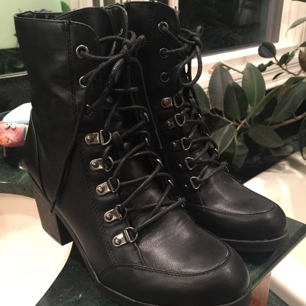 G by guess black ankle boots