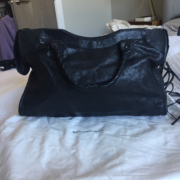 Authentic Balenciaga City Bag in black - Picture 2 of 8