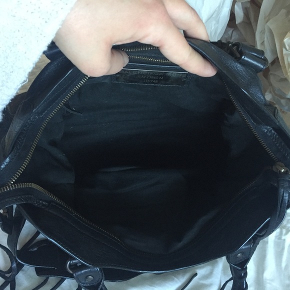 Authentic Balenciaga City Bag in black - Picture 4 of 8
