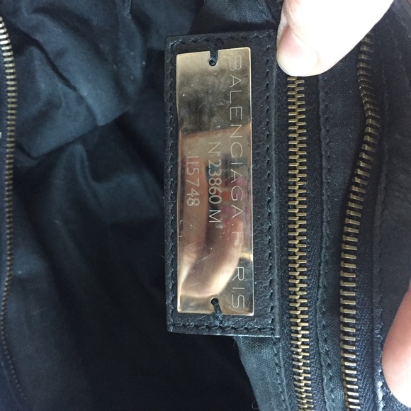 Authentic Balenciaga City Bag in black - Picture 5 of 8