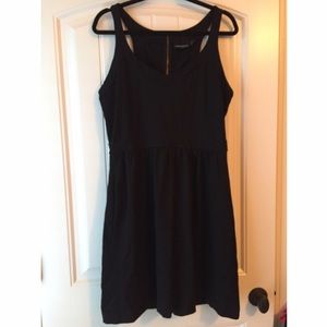 🖤 CYNTHIA ROWLEY Racer-Back Dress