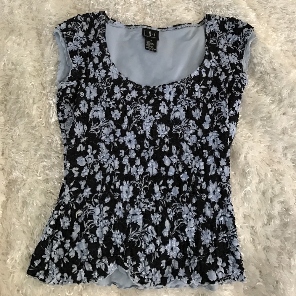 I. N. C. Blue and black flowered top