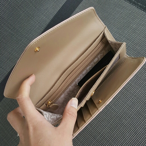 Pink leather wallet by DKNY - Picture 3 of 3