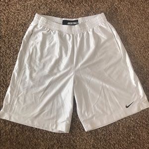 Nike Basketball Athletic Shorts (Size: XL)