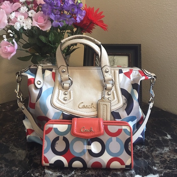 Coach Handbags - Coach Ashley Op Art Print Satchel Bag W/Wallet