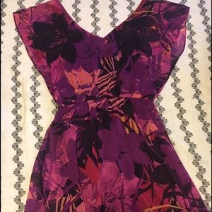 Express Floral Short Sleeve V-neck Dress