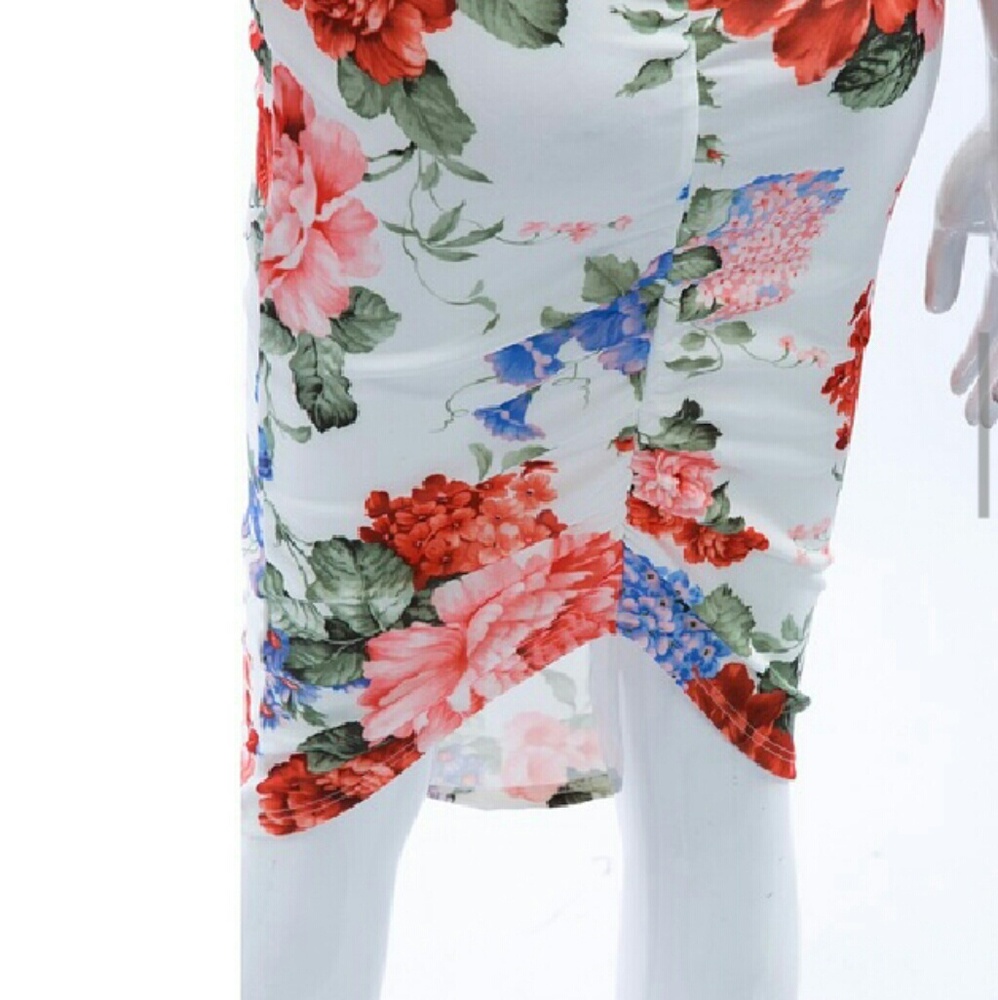1 Left! Size Large -  Bodycon Floral Print Dress - Picture 5 of 6