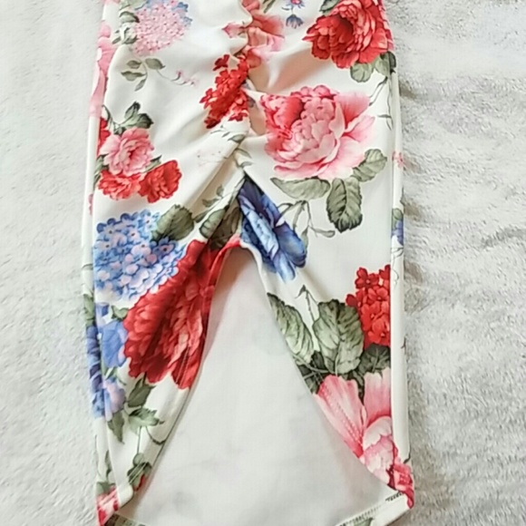 1 Left! Size Large -  Bodycon Floral Print Dress - Picture 6 of 6