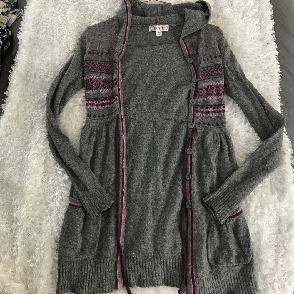 Decree grey/purple button up cardigan.