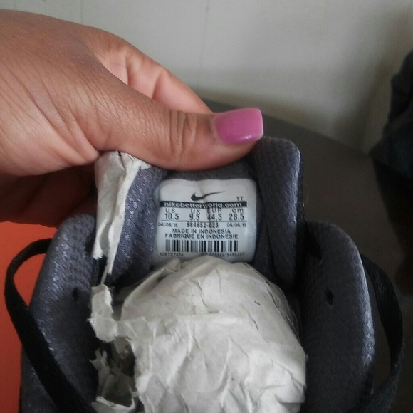 Nike - Picture 2 of 4