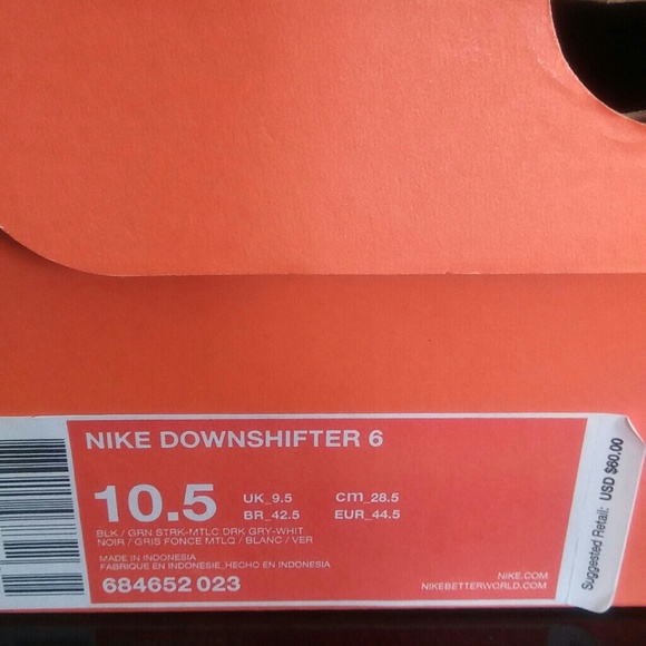 Nike - Picture 3 of 4