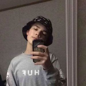 Meet your Posher, Hunter