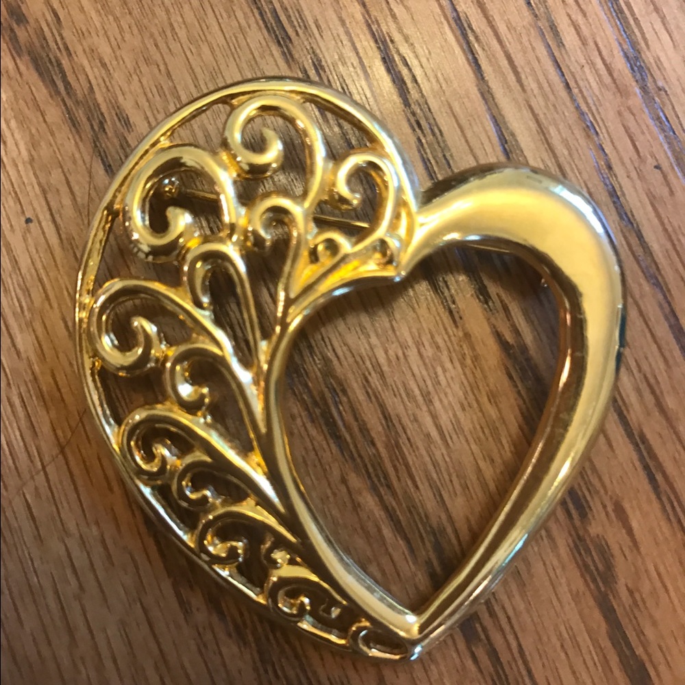 Heart Pin - Picture 3 of 4