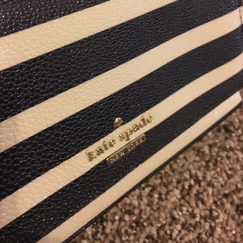 EUC ♠️ Kate Spade Cedar St Astor cross/body♠️ - Picture 2 of 8