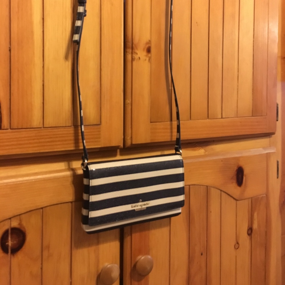 EUC ♠️ Kate Spade Cedar St Astor cross/body♠️ - Picture 7 of 8