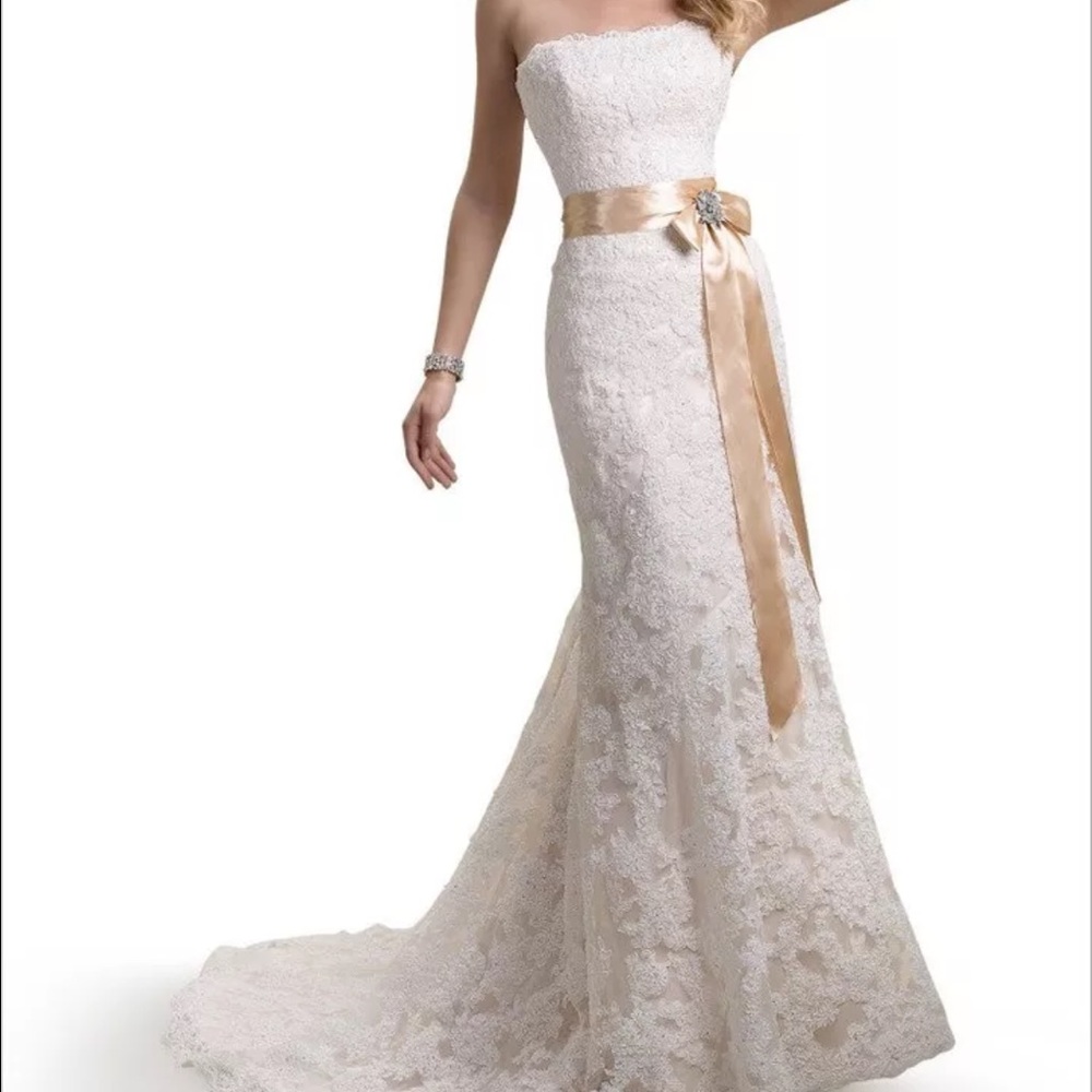Maggie Sotterro Karena Royals Wedding Dress Size 2