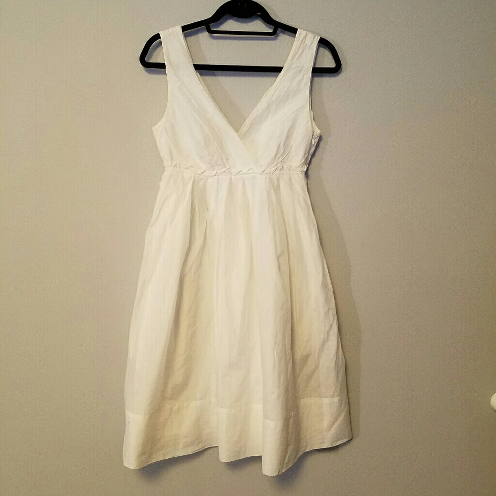 Gap sleeveless, v neck summer dress, white