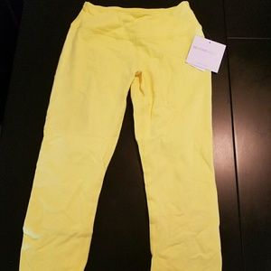 Beyond Yoga Capri Leggings Small