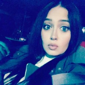 Meet your Posher, Caitlin