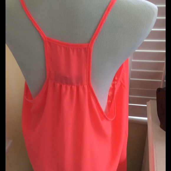 Top - Picture 2 of 2